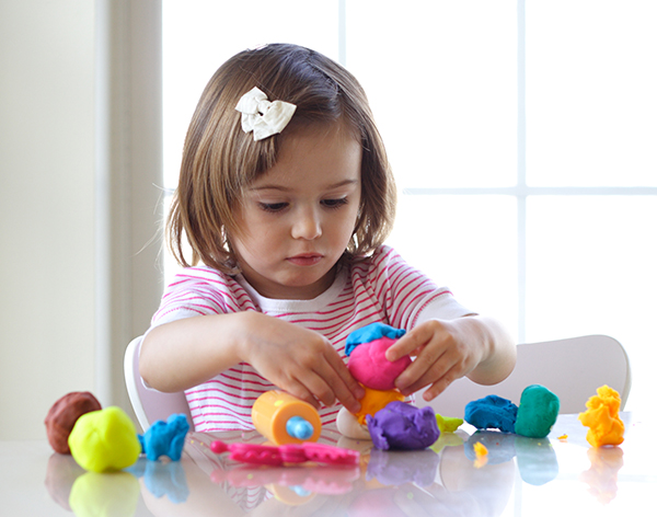Bambini e celiachia, meglio evitare il gioco con paste modellanti (Didò e  Play-Doh)”, vero o falso?